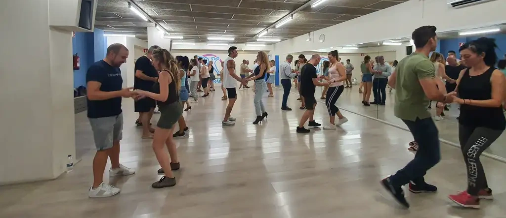 Academia de baile cerca de mi en Igualada