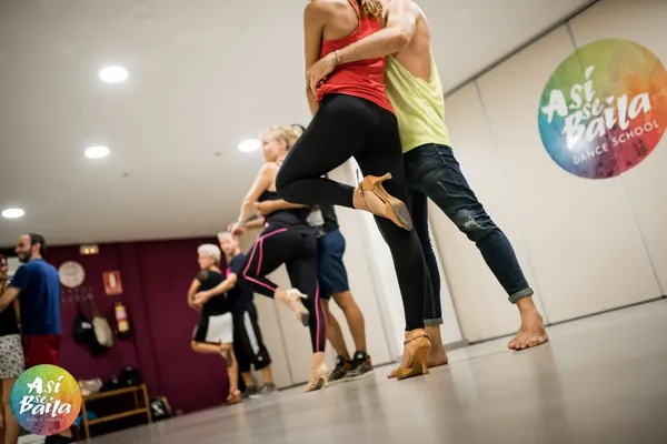 Si eres de Barcelona, Así se baila. es otra academia de baile cerca de mi