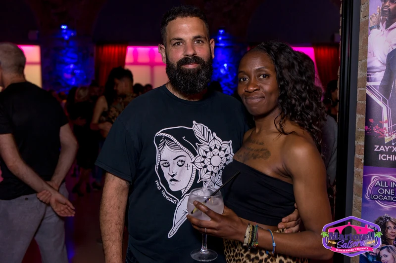 Bailarines en un social de Kizomba en Martorell