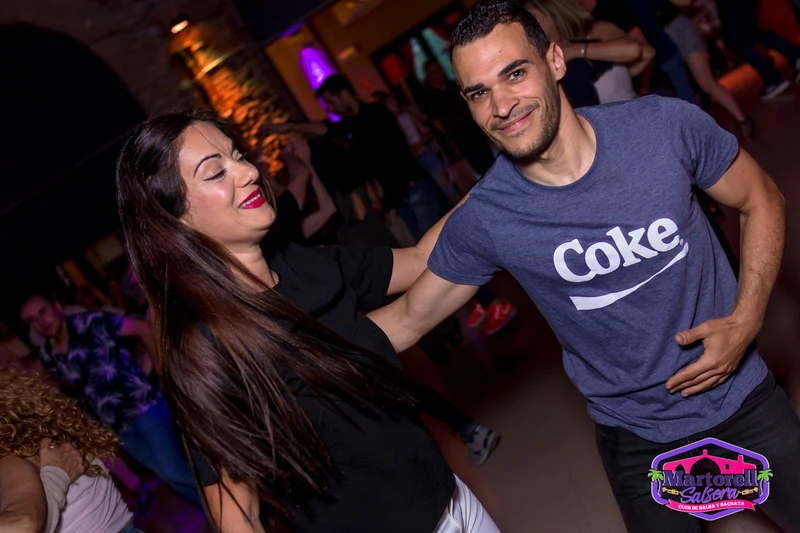 Salsa baile cubano y salsa baile en línea